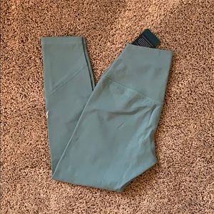 Alainah II Allure 7/8th Legging NWT